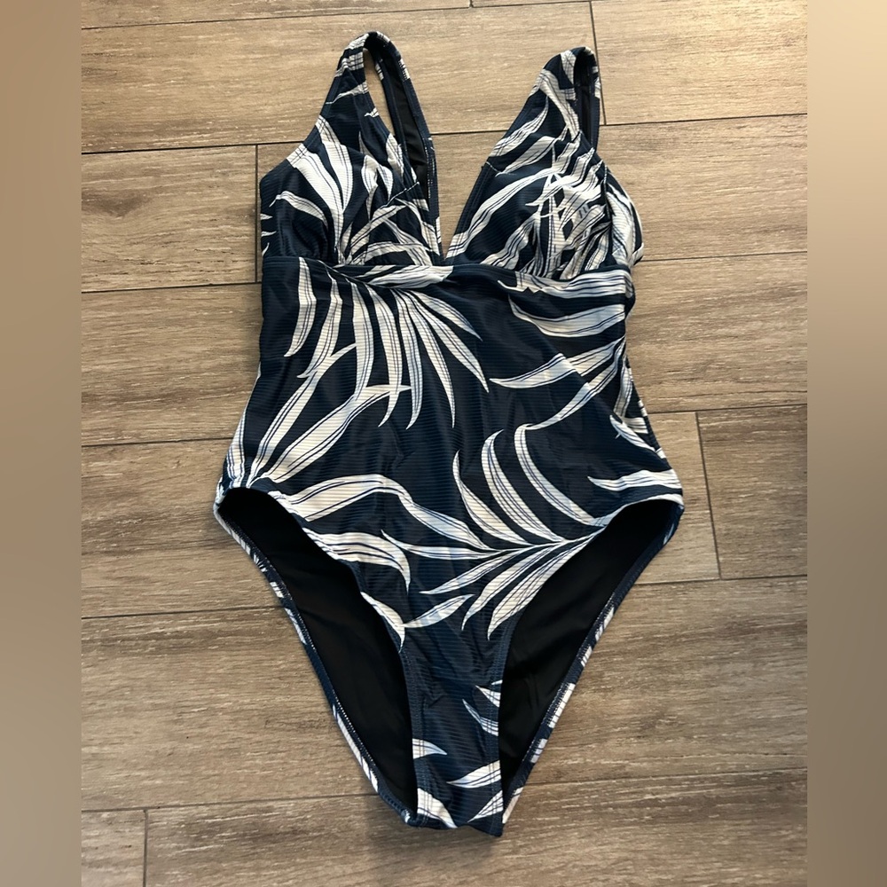 Cupshe One piece bathing suit size L